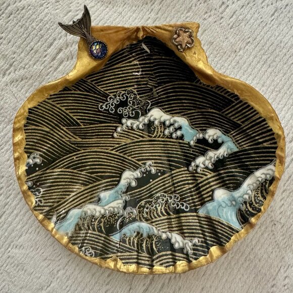 Hand made Decoupage Scallop Shell Trinket Dish First Wave Mermaid Tail - Picture 7 of 7